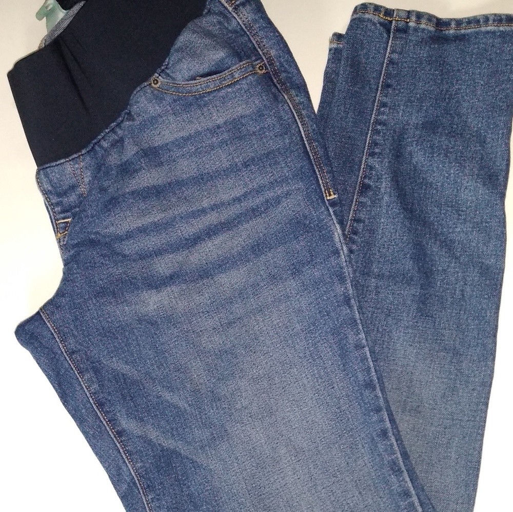 Old Navy Maternity Boyfriend Skinny Jeans